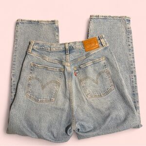 Levi’s Ribcage Jean with rips